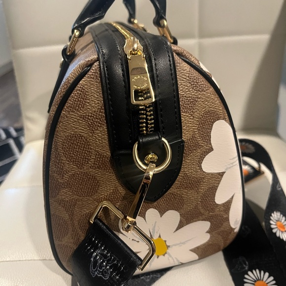 Coach Outlet Rowan Floral Signature Canvas - Picture 7 of 7